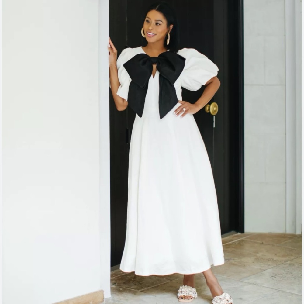 Gorgeous Antonio Melani x Jennifer Sumko cream A-line dress